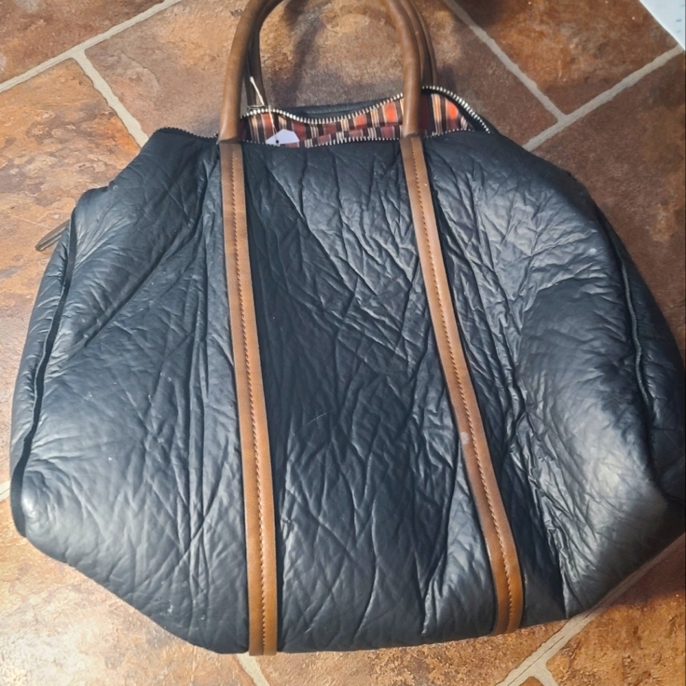 Duffle Style Hand Bag 👜 Moda Luxe